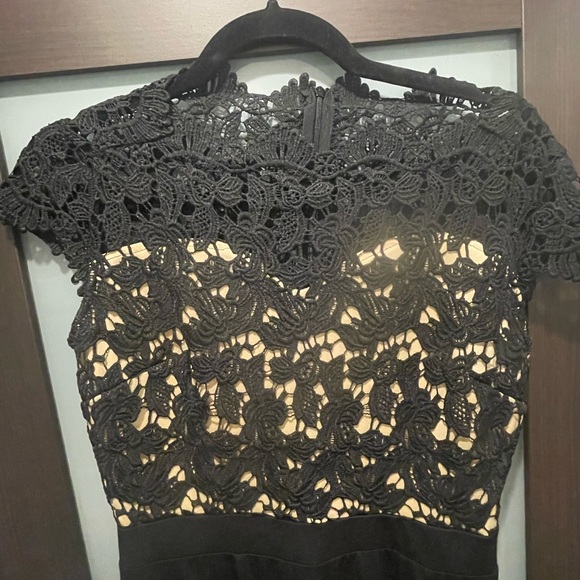 Elegant ankle length lace black evening dress. Very comfortable. - Picture 6 of 6